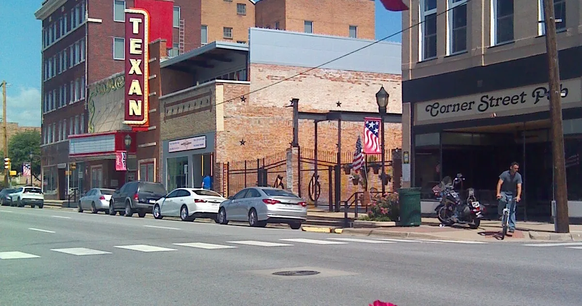 Roofing for Retail and Restaurant Chains in Greenville, TX